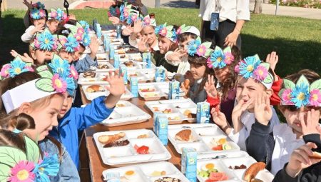 Başkan Zeyrek, öğrencilerle hıdırellez kahvaltısında buluştu